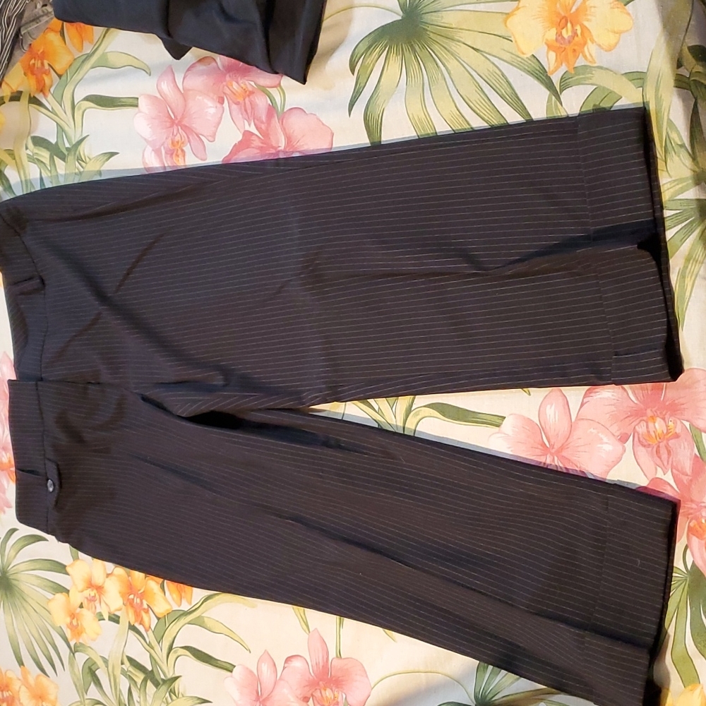 Cuffed short pinstriped pants - Picture 2 of 5